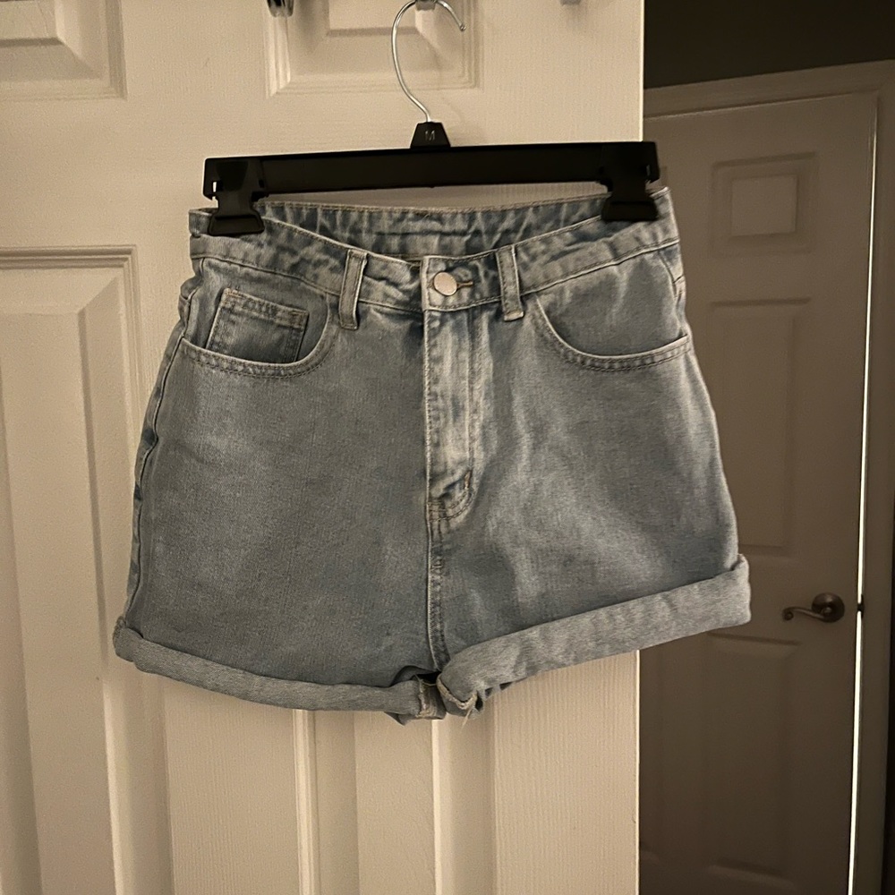 Vintage style high waisted mini denim shorts